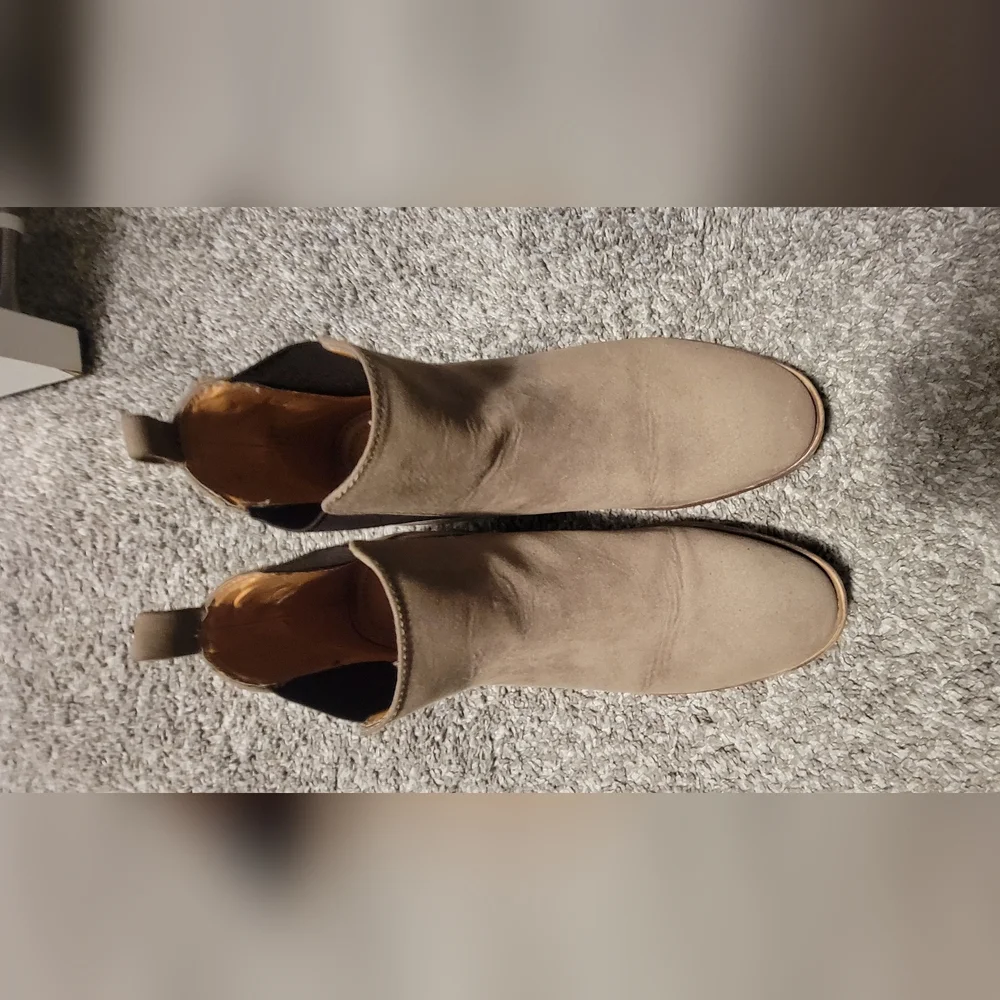 Chelsea boots both pair Black/ Tan - Picture 7 of 10